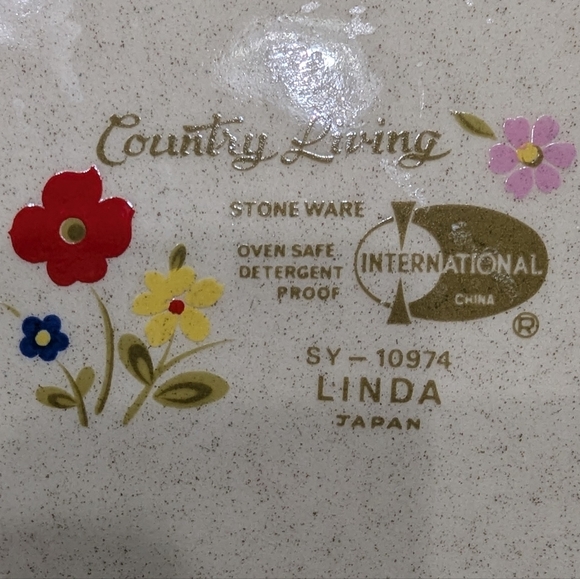 Vibrant Floral Ceramic Dinner Plate - Picture 2 of 3